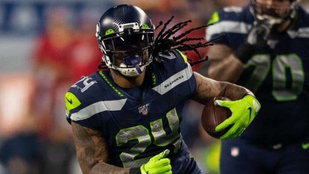 Seattle Seahawks running back Marshawn Lynch (24) carries the ball against the San Francisco 49ers during the second half at CenturyLink Field. San Francisco defeated Seattle 26-21.
